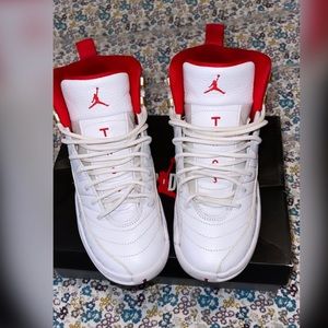 Air Jordan 9 Retro (GS) 🥵 size 7 in Boys